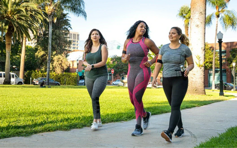 Comment brûler plus de calories en marchant ? 8 façons d’augmenter la dépense calorique